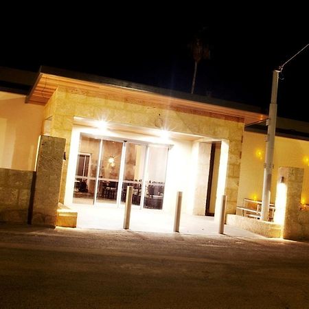Newman Hotel Εξωτερικό φωτογραφία
