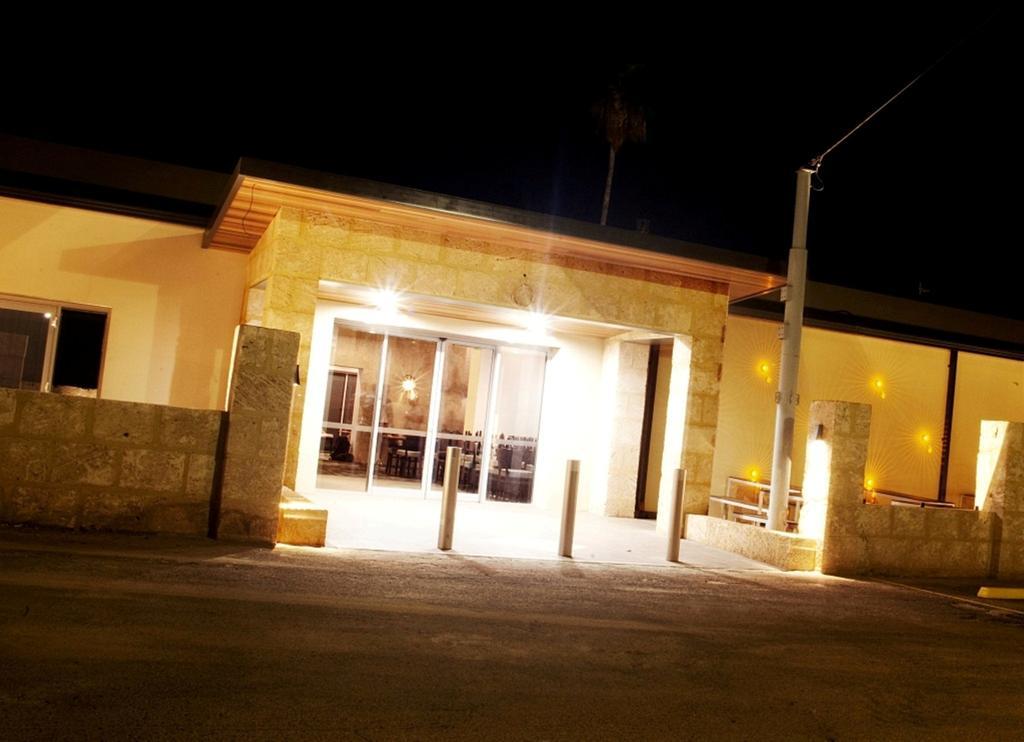 Newman Hotel Εξωτερικό φωτογραφία