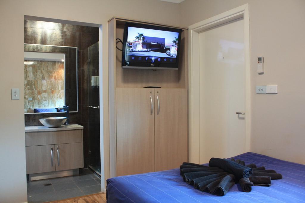 Newman Hotel Δωμάτιο φωτογραφία